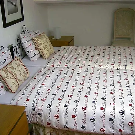 Glamorgan Hostel Antibes