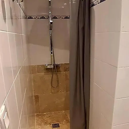 Glamorgan Hostel