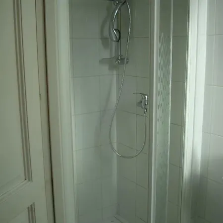 Хостел Glamorgan *